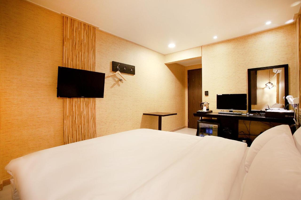 Eton Hotel Chuncheon Exterior photo